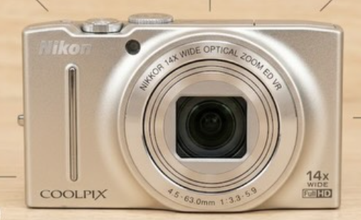 Nikon Coolpix S8200 kamera